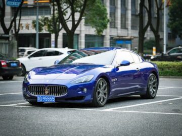 2017 Maserati Ghibli SQ4 Blue 1,694 Miles